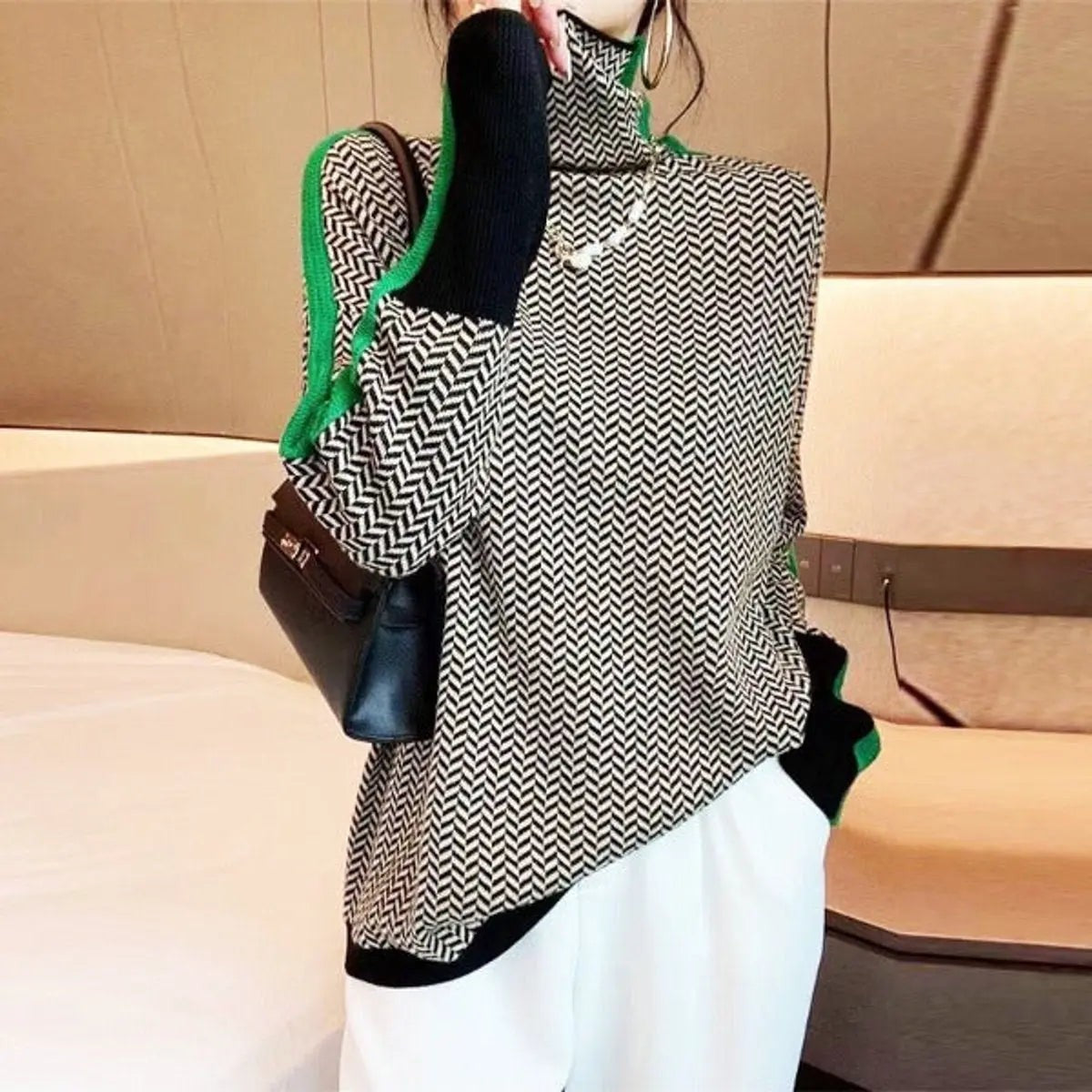 Women's Herringbone Batwing-Sleeve Contrast-Trim Turtleneck Jumper